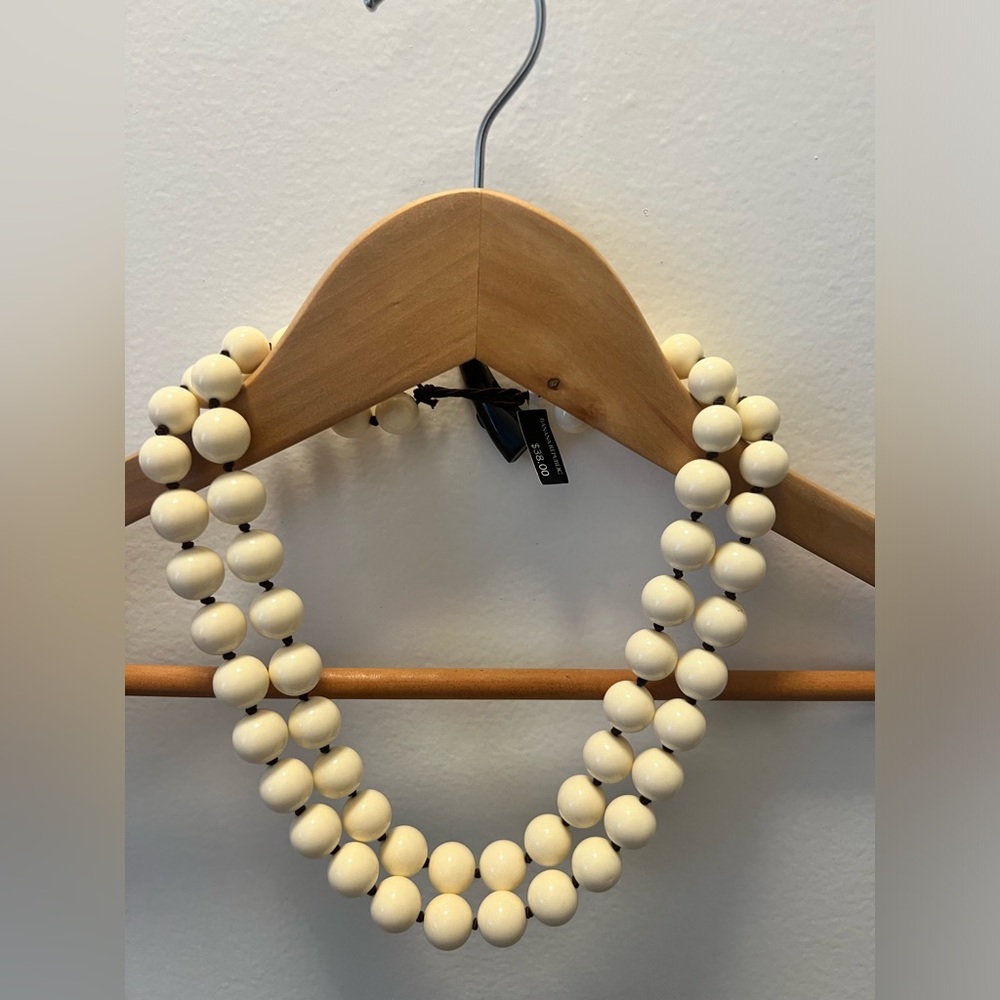 NWT Banana Republic Fashion Cream Necklace